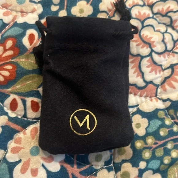 Mejuri jewelry box bundle - Picture 9 of 10